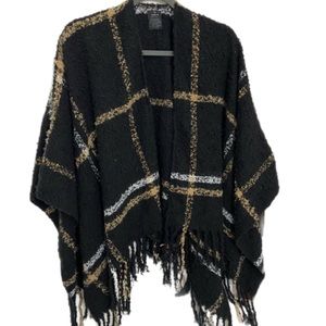 V.FRAAS Black, Gold and White Wrap
